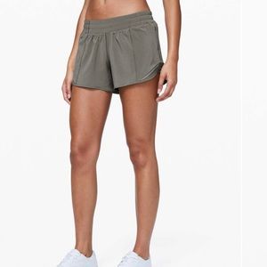 Lululemon Grey Sage Hotty Hot 4”